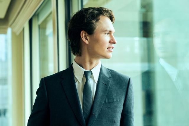 アンセル・エルゴートの来日撮り下ろしカット（18枚目）