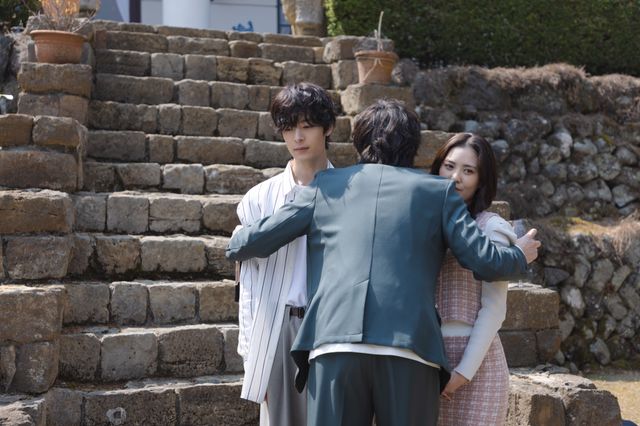 「魔物」麻生久美子＆塩野瑛久、今度は車中で…第4話場面写真（17枚目）