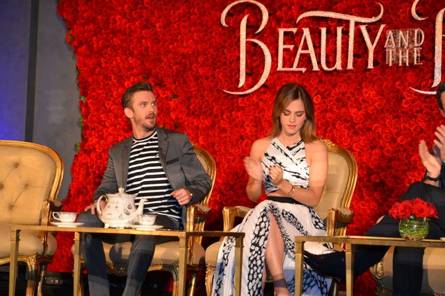 バラが似合う！エマ・ワトソン＆ルーク・エヴァンス『美女と野獣』LA会見フォトギャラリー（3枚目）