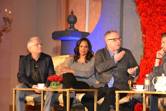 バラが似合う！エマ・ワトソン＆ルーク・エヴァンス『美女と野獣』LA会見フォトギャラリー（5枚目）