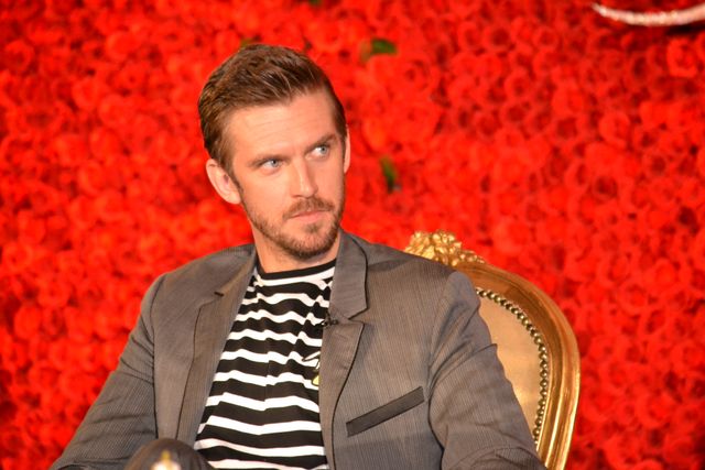 バラが似合う！エマ・ワトソン＆ルーク・エヴァンス『美女と野獣』LA会見フォトギャラリー（11枚目）