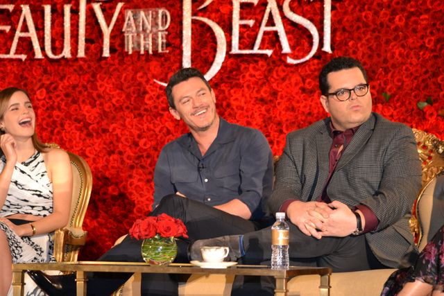 バラが似合う！エマ・ワトソン＆ルーク・エヴァンス『美女と野獣』LA会見フォトギャラリー（13枚目）