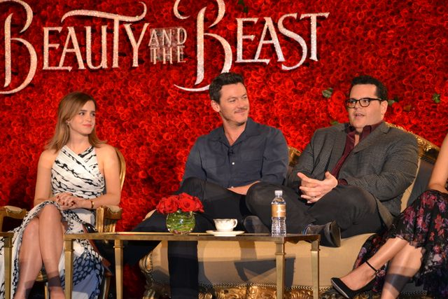 バラが似合う！エマ・ワトソン＆ルーク・エヴァンス『美女と野獣』LA会見フォトギャラリー（15枚目）