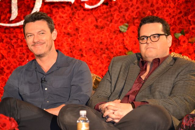 バラが似合う！エマ・ワトソン＆ルーク・エヴァンス『美女と野獣』LA会見フォトギャラリー（22枚目）