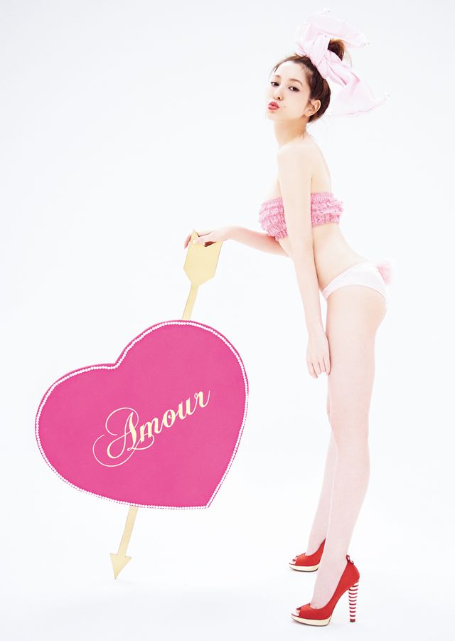 横たわる姿が色っぽい…「PEACH JOHN Beauty vol.35」フォトギャラリー（2枚目）