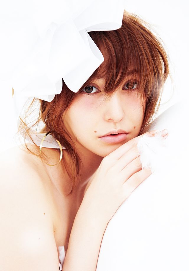 横たわる姿が色っぽい…「PEACH JOHN Beauty vol.35」フォトギャラリー（3枚目）