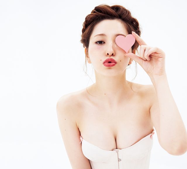 横たわる姿が色っぽい…「PEACH JOHN Beauty vol.35」フォトギャラリー（4枚目）