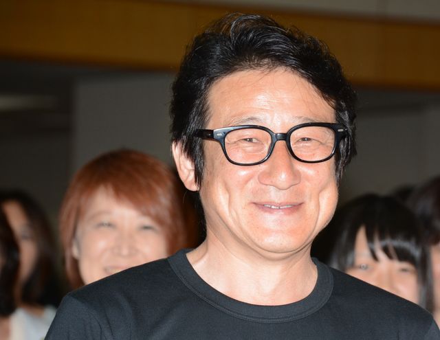 関ジャニ∞大倉忠義の特製みそ汁をほおばる演出の水田伸生「優しい味ですね」…ドラマ「はなちゃんのみそ汁」トークイベント写真ギャラリー（3枚目）