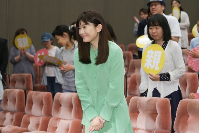 篠原涼子、素敵スタイルで『今日も嫌がらせ弁当』親子試写会イベントに登場（4枚目）
