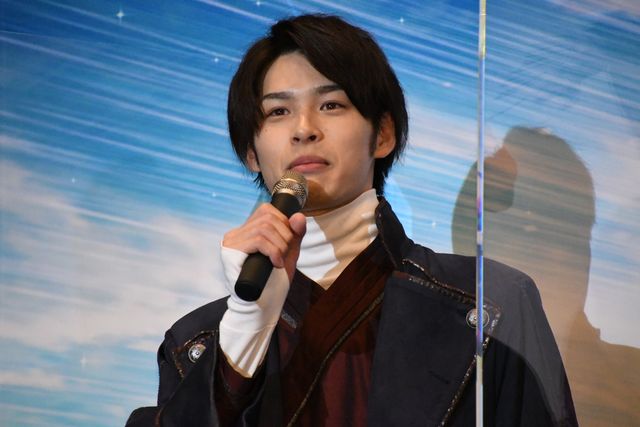 キャスト集合！『セイバー＋ゼンカイジャー　スーパーヒーロー戦記』初日舞台あいさつ（9枚目）