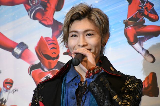 キャスト集合！『セイバー＋ゼンカイジャー　スーパーヒーロー戦記』初日舞台あいさつ（15枚目）