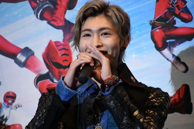 キャスト集合！『セイバー＋ゼンカイジャー　スーパーヒーロー戦記』初日舞台あいさつ（16枚目）