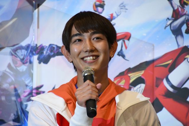 キャスト集合！『セイバー＋ゼンカイジャー　スーパーヒーロー戦記』初日舞台あいさつ（32枚目）