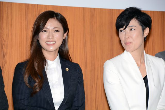 寺島しのぶ、深田恭子との不仲報道を否定！ドラマ「女はそれを許さない」フォトギャラリー（11枚目）