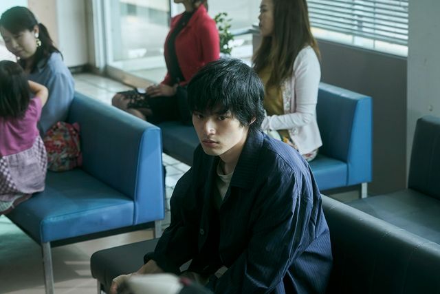 映画『死刑にいたる病』岡田健史の姿捉えた場面カット（3枚目）