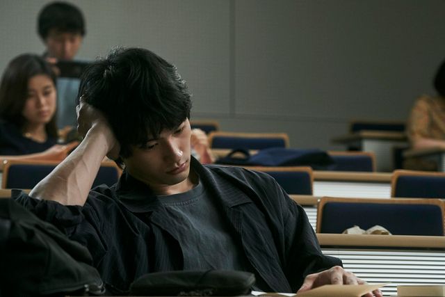 映画『死刑にいたる病』岡田健史の姿捉えた場面カット（4枚目）