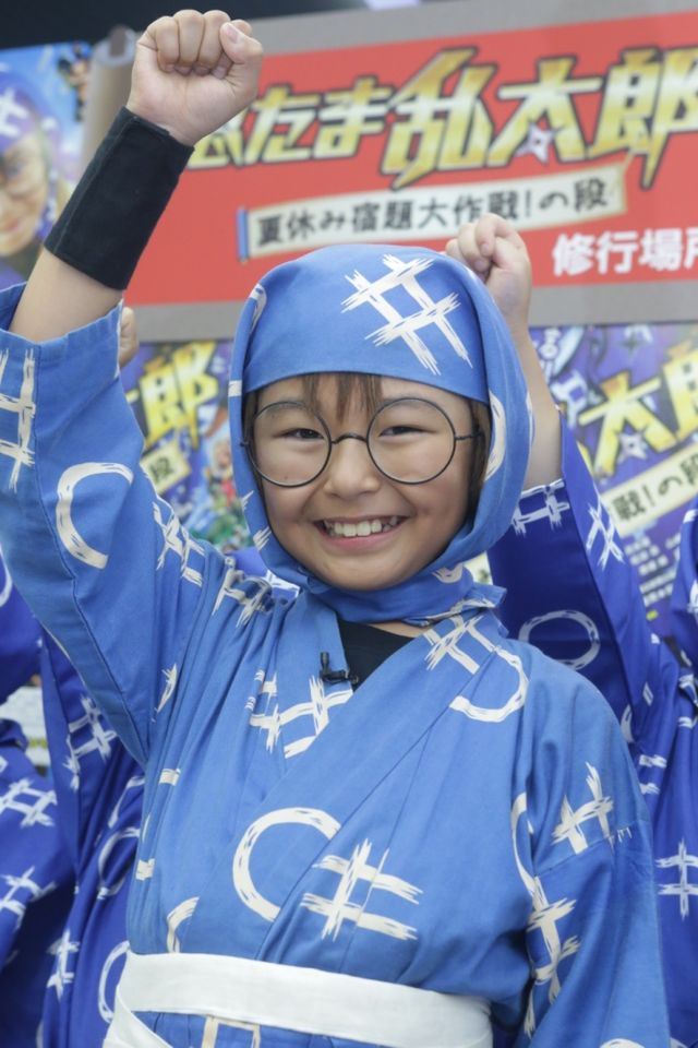 加藤清史郎、新橋でお父さんたちの肩もみ！フォトギャラリー（7枚目）