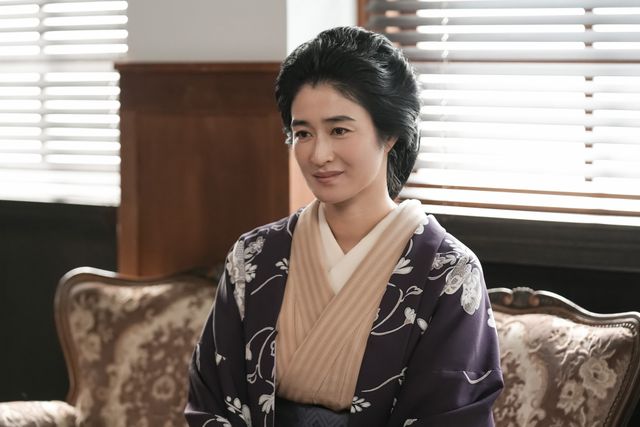 やり手女社長姿の小雪！「ブギウギ」より（3枚目）