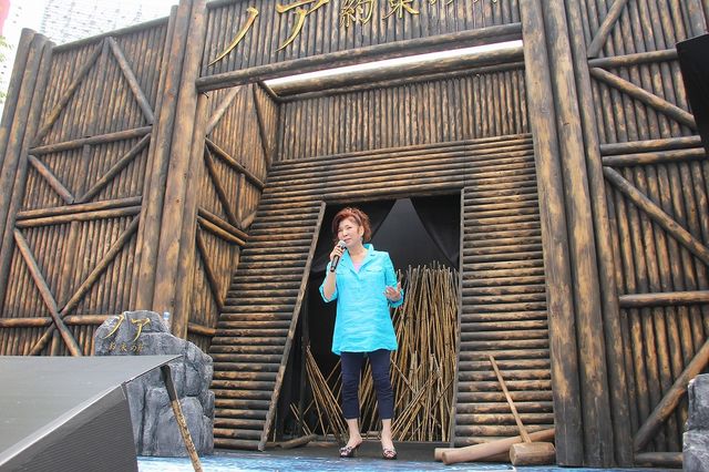 替え歌「ノア 約束の舟唄」を熱唱！八代亜紀、映画『ノア 約束の舟』公開記念イベントフォトギャラリー（2枚目）