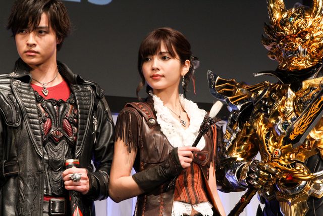 「牙狼」実写＆アニメ版主人公が出会う！フォトギャラリー（2枚目）