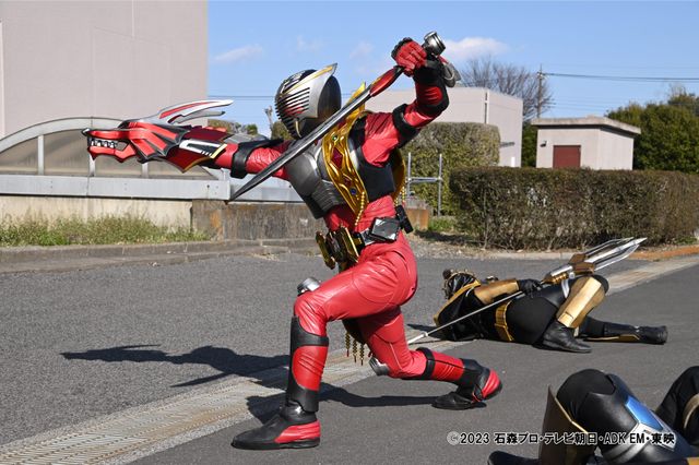 仮面ライダーゴージャス龍騎も登場！「ガッチャード」カグヤ様が平成10ライダーに変身：フォトギャラリー