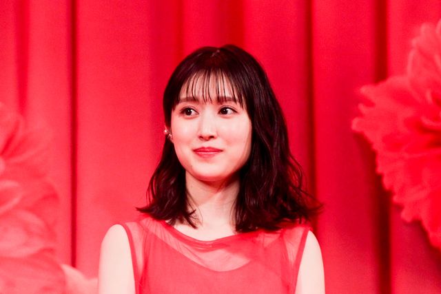 美しすぎる福本莉子＆ジェシー！赤黒の装いで『お嬢と番犬くん』完成披露登壇（5枚目）