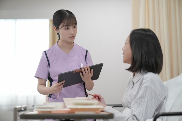 「おむすび」娘・花（宮崎莉里沙）が大きくなった！結（橋本環奈）は管理栄養士に！（3枚目）