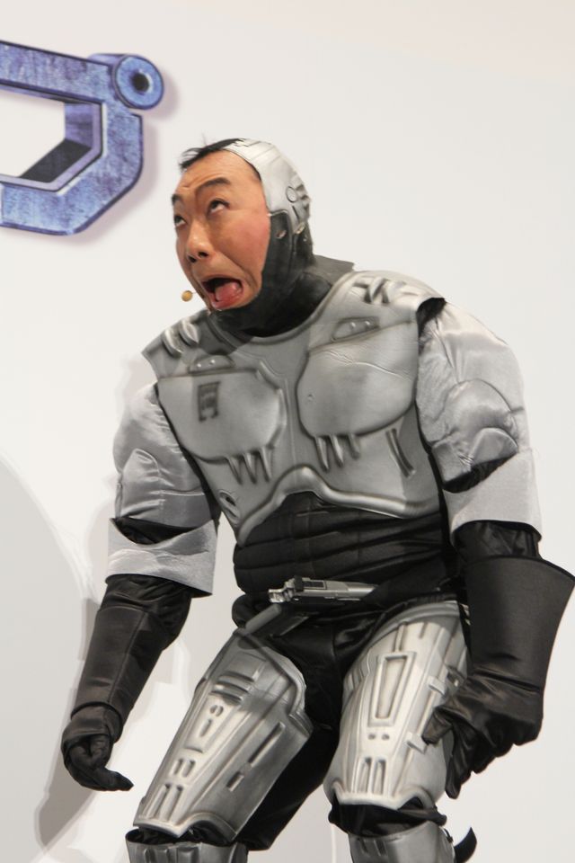 コロッケ、ロボコップとダンス対決！フォトギャラリー（10枚目）
