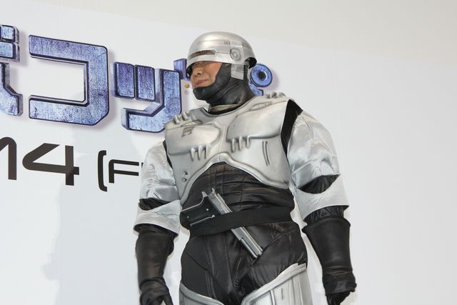 コロッケ、ロボコップとダンス対決！フォトギャラリー（14枚目）