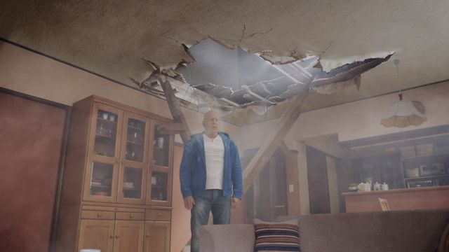 衝撃！ブルース・ウィリスのドラえもん姿　ソフトバンク新CM 5Gってドラえもん？「登場」篇（4枚目）