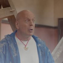 衝撃!ブルース・ウィリスのドラえもん姿 ソフトバンク新CM 5Gってドラえもん?「登場」篇