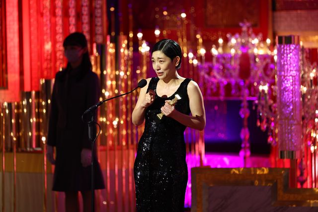 有村架純、安藤サクラ、永野芽郁ら女優陣のドレス姿が美しい！（15枚目）