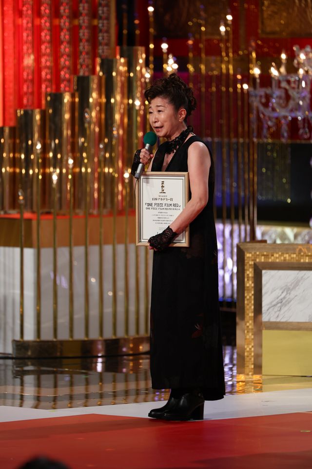 有村架純、安藤サクラ、永野芽郁ら女優陣のドレス姿が美しい！（23枚目）