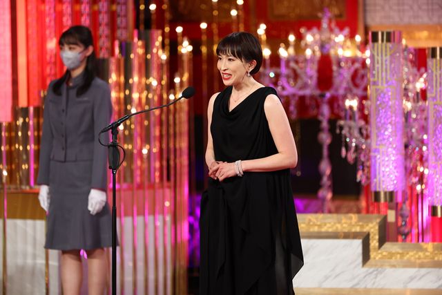 有村架純、安藤サクラ、永野芽郁ら女優陣のドレス姿が美しい！（24枚目）