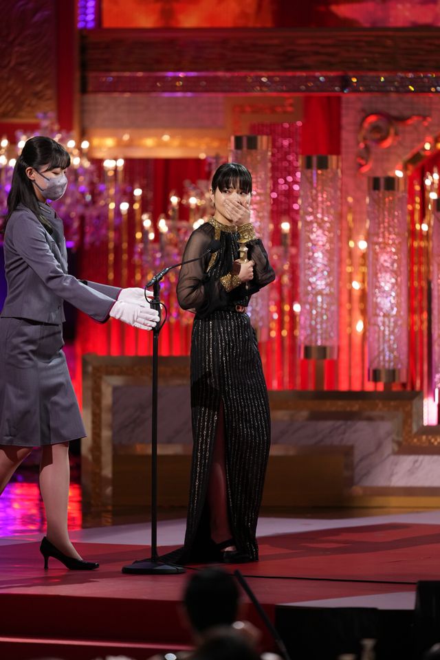 有村架純、安藤サクラ、永野芽郁ら女優陣のドレス姿が美しい！（67枚目）