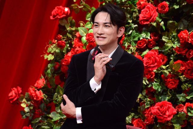 美しすぎる竹内涼真＆町田啓太、真赤なバラを背景に登場！Netflix映画『10DANCE』配信記念イベント（3枚目）