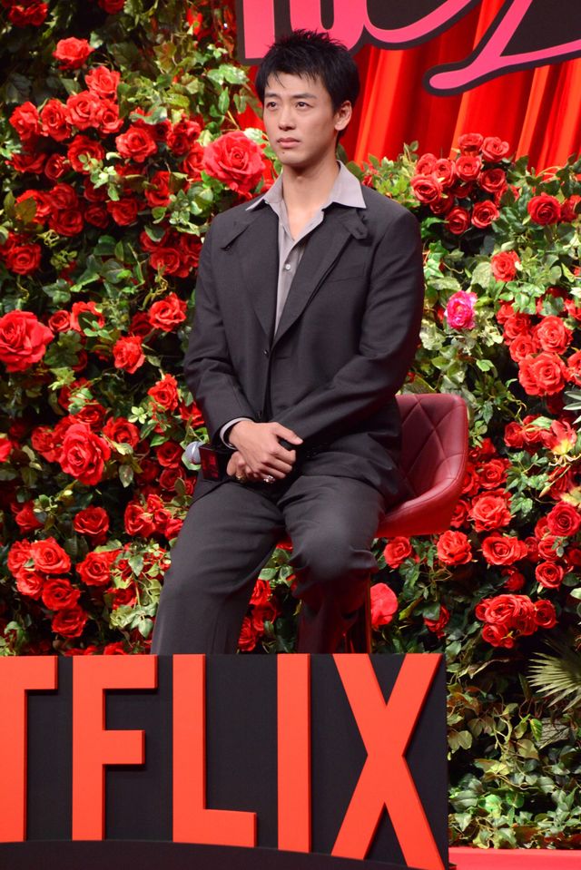 美しすぎる竹内涼真＆町田啓太、真赤なバラを背景に登場！Netflix映画『10DANCE』配信記念イベント（11枚目）