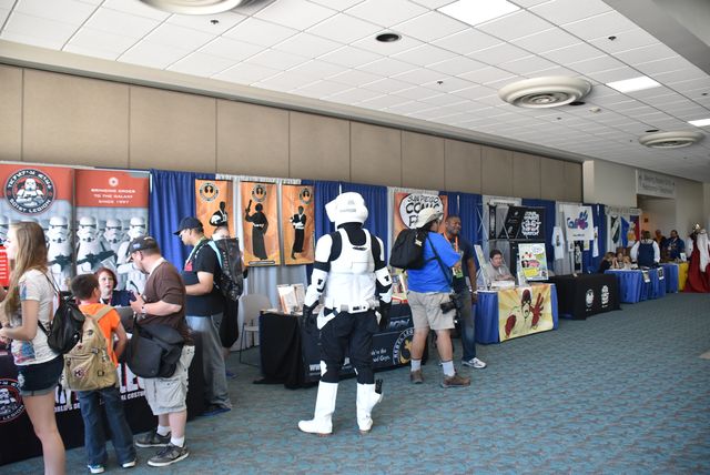 「進撃の巨人」にバットマンスーツ、豪華コスプレもたくさん！コミコン2015フォトギャラリー（4枚目）