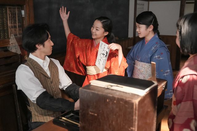 バレてしまい…「ブギウギ」第3回の場面写真（4枚目）