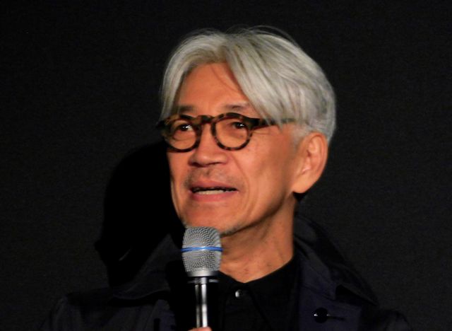 世界の坂本龍一でも解雇されるなんてことあるんですね……！