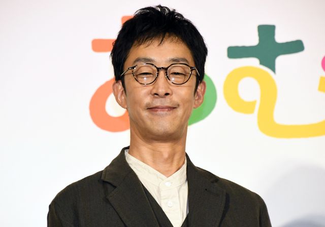 仲里依紗、ボディーラインくっきりのド派手ドレス姿！連続テレビ小説「おむすび」初週完成会見（5枚目）