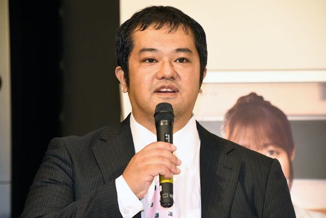 仲里依紗、ボディーラインくっきりのド派手ドレス姿！連続テレビ小説「おむすび」初週完成会見（13枚目）