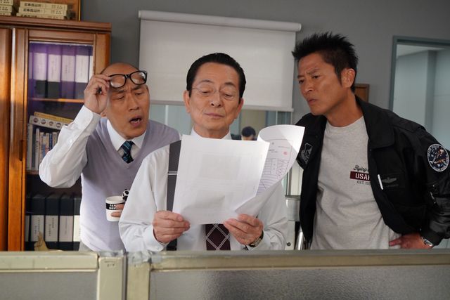読み聞かせをする老人の正体は…「相棒 season24」第9話場面写真（7枚目）