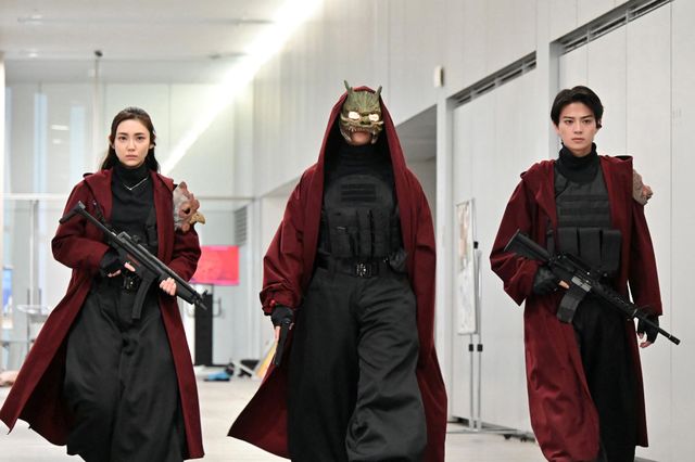 「新空港占拠」獣メンバー全員がマスクを外す！第5話場面写真（ネタバレあり）（7枚目）