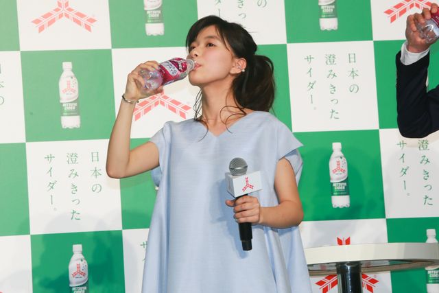 福士蒼汰と芳根京子が兄妹！高田純次は父親！三ツ矢サイダー新CMイベント写真ギャラリー（2枚目）