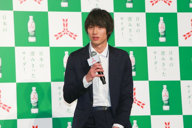 福士蒼汰と芳根京子が兄妹！高田純次は父親！三ツ矢サイダー新CMイベント写真ギャラリー（17枚目）