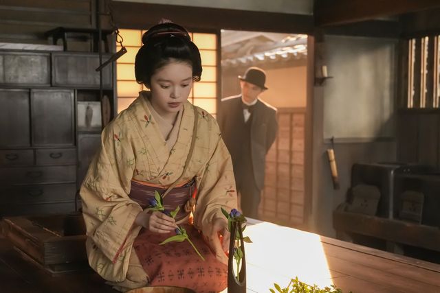 嬉しそうなリヨ（北香那）…朝ドラ「ばけばけ」第9週「スキップ、ト、ウグイス。」第42回（5枚目）