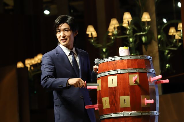 目黒蓮＆佐野勇斗らがミニゲームに挑戦！ドラマ「トリリオンゲーム」制作発表会見（2枚目）