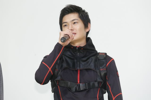 ISSA、変身ポーズを生披露！『劇場版　仮面ライダージオウ Over Quartzer』公開記念舞台あいさつ（2枚目）