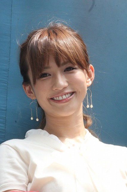 優木まおみの美脚がまぶしい！「ウデをまくろう、ニッポン!」啓発イベントフォトギャラリー（10枚目）